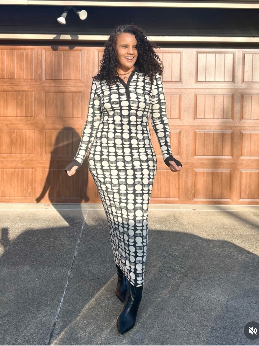 Women's Black & White Geometric Long Sleeve Maxi Dress